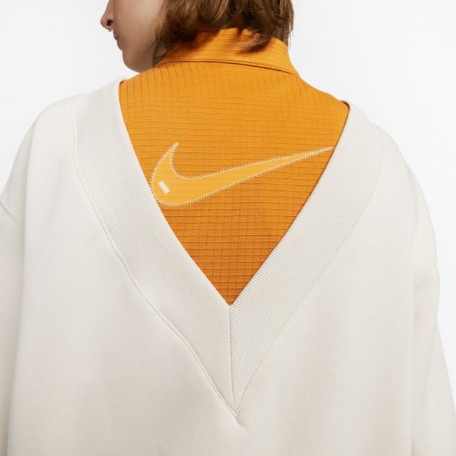 V neck nike sweatshirt hotsell